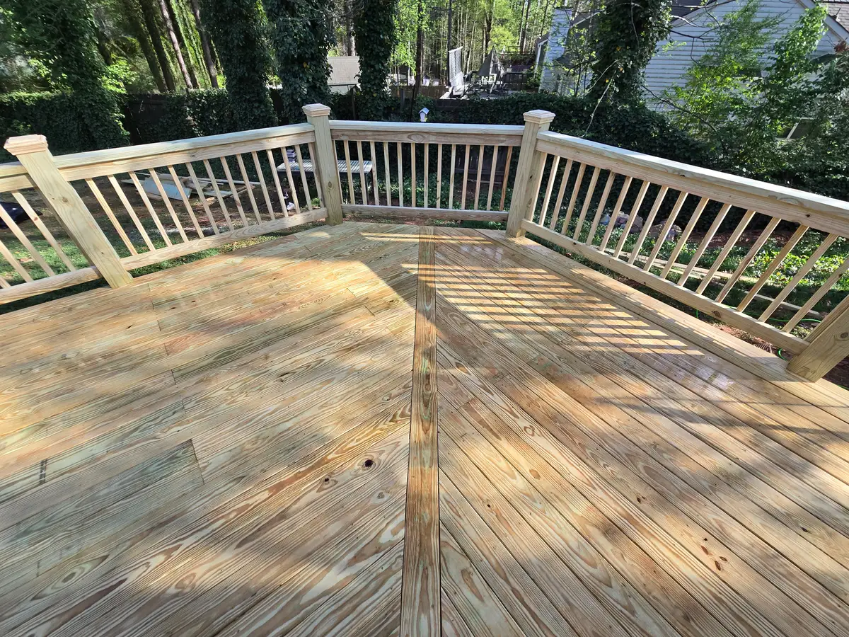Well-maintained wood deck in Acworth