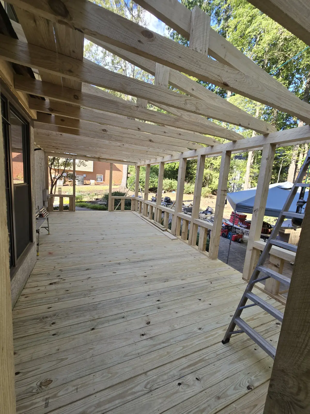 Covered porch with pergola framing