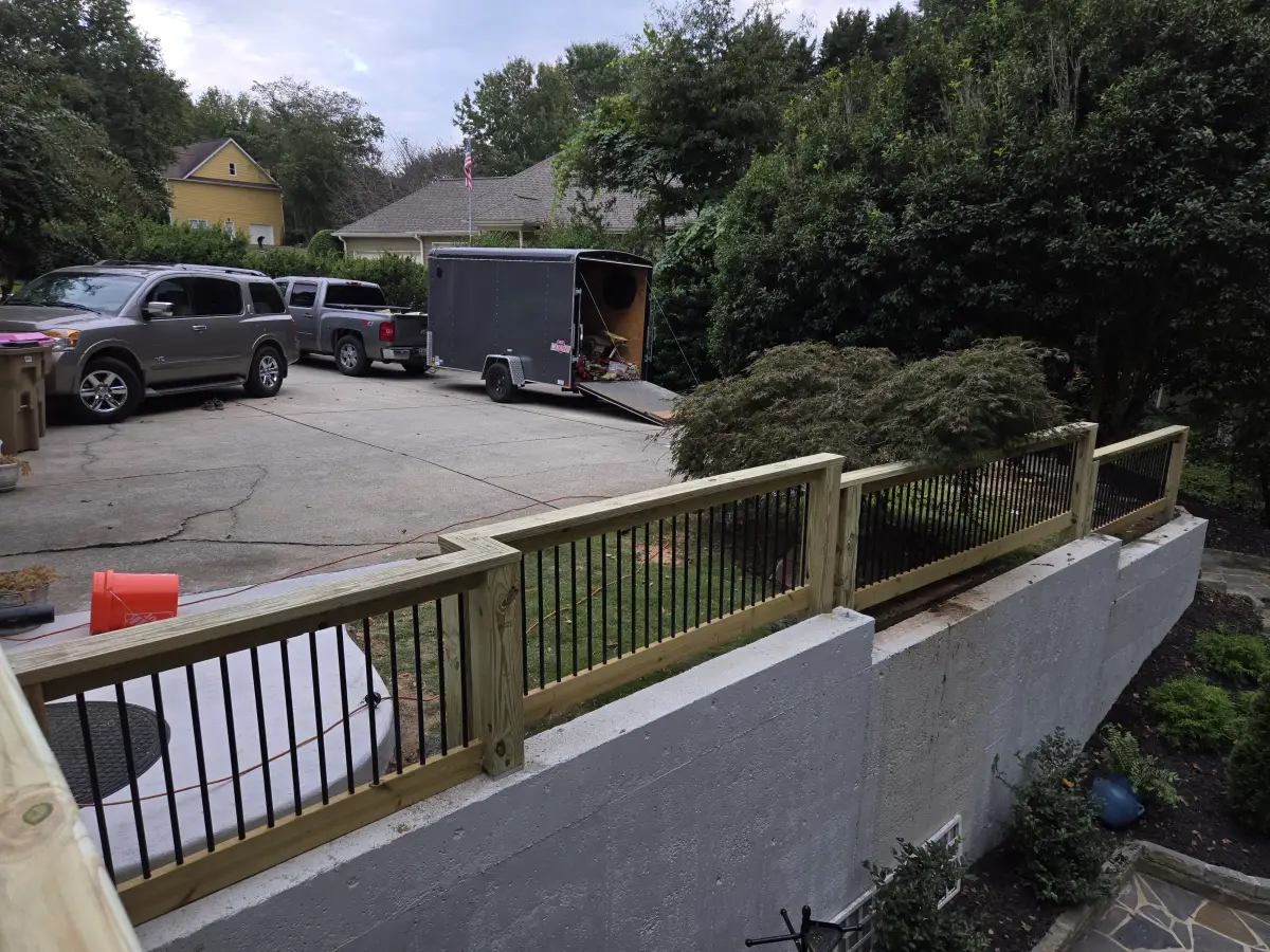 Deck with black metal balusters